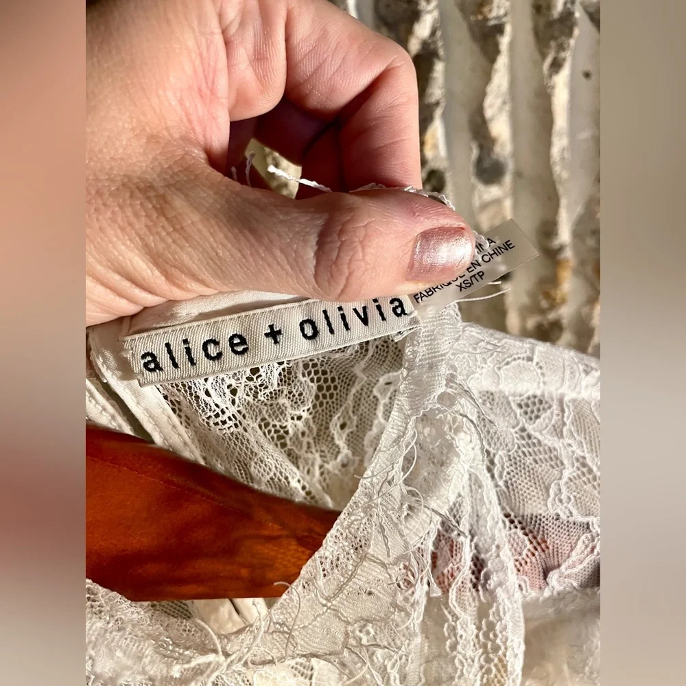 Alice + Olivia Turtleneck - Lace Trim Embellishment
Short Sleeve - Women’s XS - Picture 8 of 10